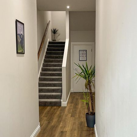 Airds Apartment Оубън Екстериор снимка
