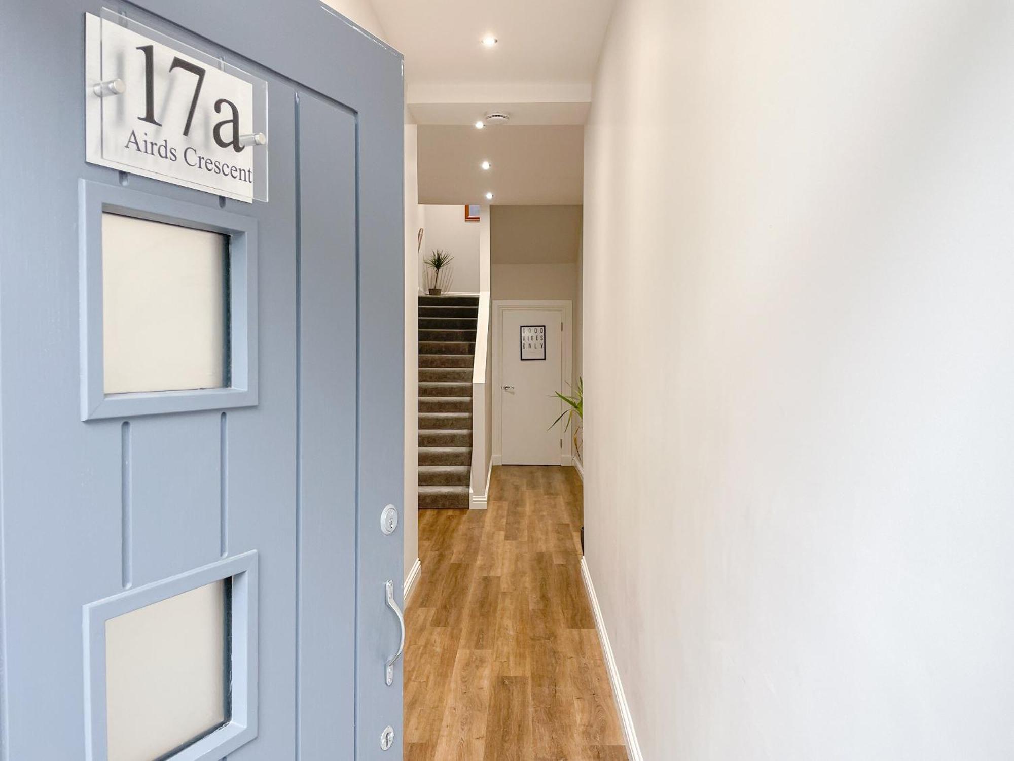 Airds Apartment Оубън Екстериор снимка